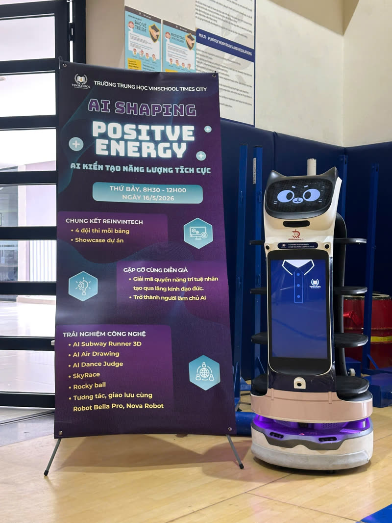 Robot tại ngày hội AI trường Vinschool Times City